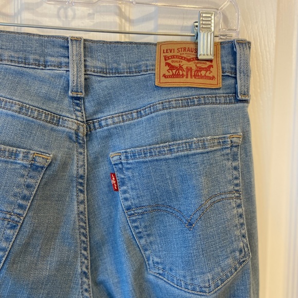 Levi’s High Rise Straight Ripped Jeans - Picture 7 of 7